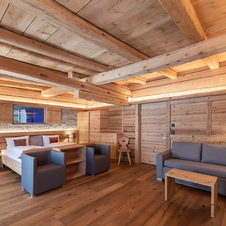Hotel Crusch Alba Swiss Lodge ルェルネツ エクステリア 写真