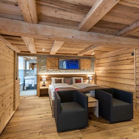 Hotel Crusch Alba Swiss Lodge ルェルネツ エクステリア 写真