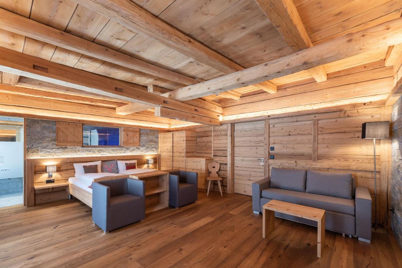 Hotel Crusch Alba Swiss Lodge ルェルネツ エクステリア 写真