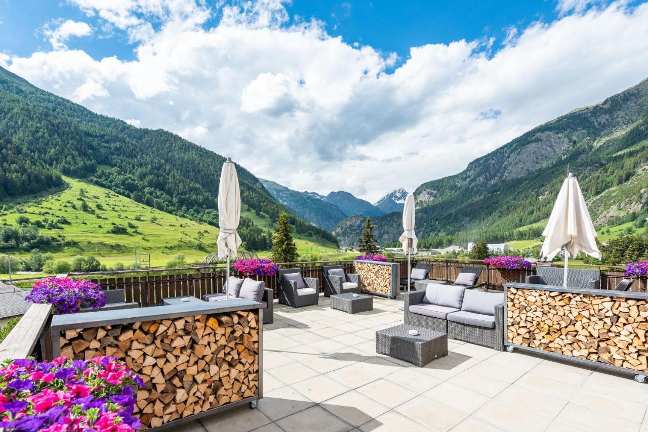 Hotel Crusch Alba Swiss Lodge ルェルネツ エクステリア 写真
