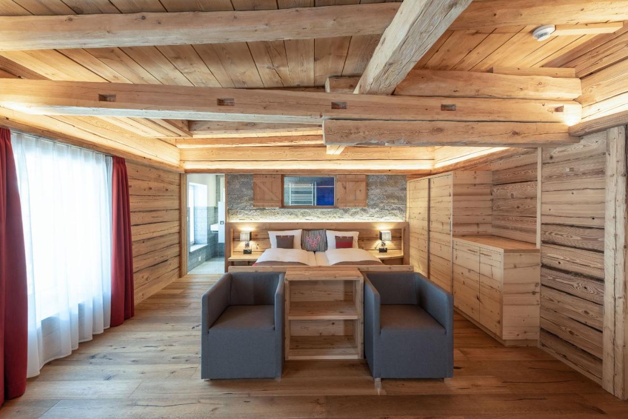 Hotel Crusch Alba Swiss Lodge ルェルネツ エクステリア 写真