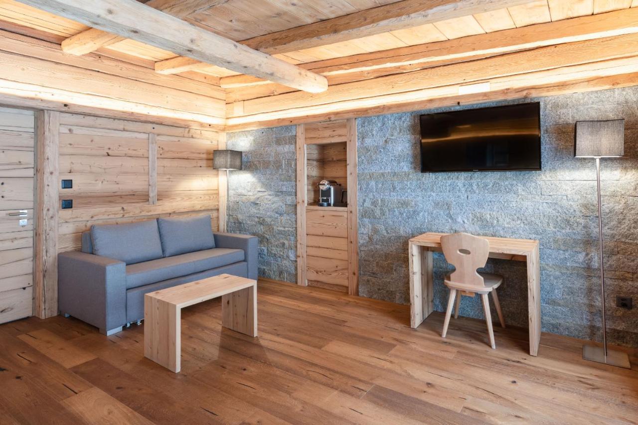 Hotel Crusch Alba Swiss Lodge ルェルネツ エクステリア 写真