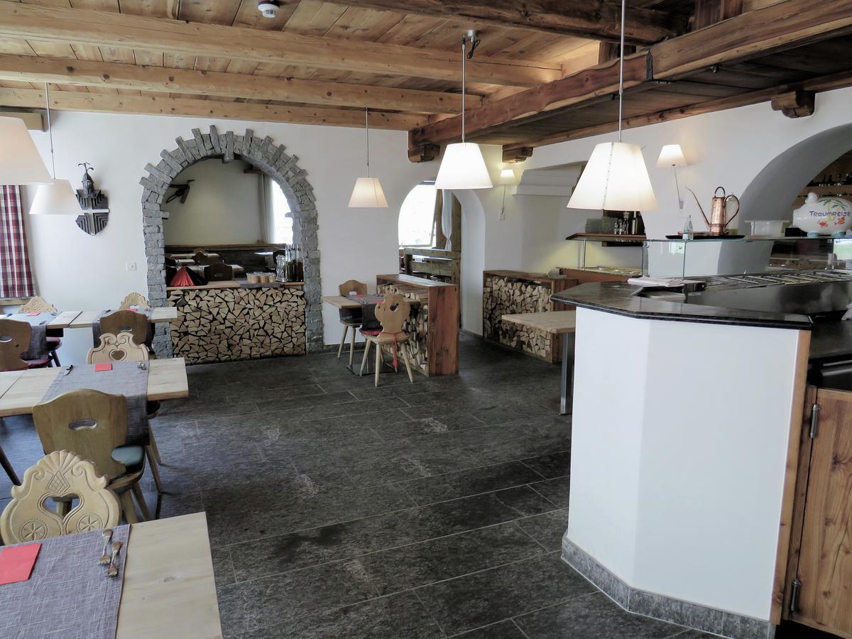 Hotel Crusch Alba Swiss Lodge ルェルネツ エクステリア 写真