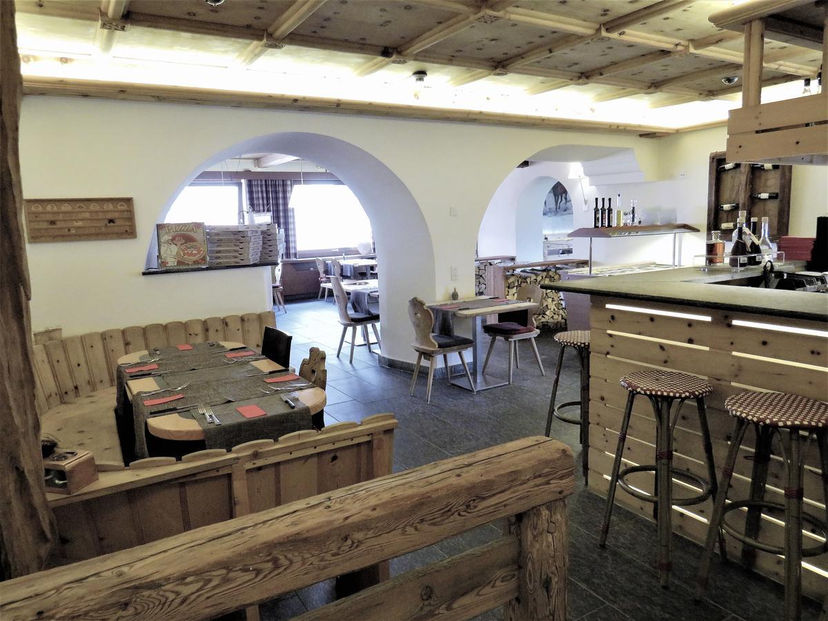 Hotel Crusch Alba Swiss Lodge ルェルネツ エクステリア 写真